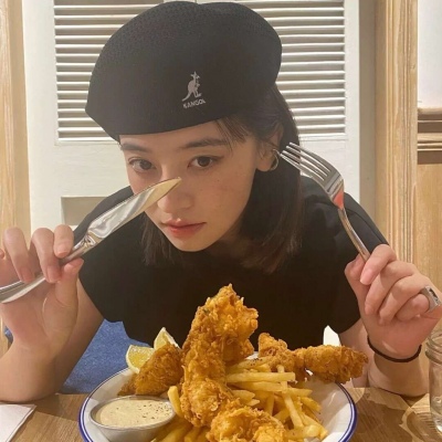 伴游女生周瑾萱的资料