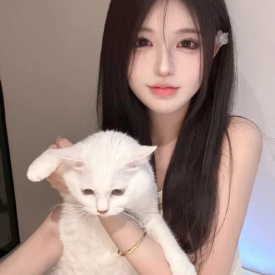 云南伴游女生彭钰洁的资料