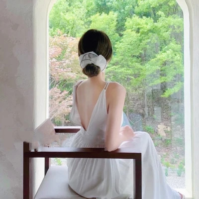 云南伴游女生琉璃梦语的资料