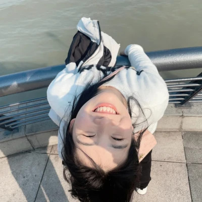 云南伴游女生古韵轻吟的资料