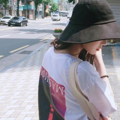 伴游女生郑诗涵的资料