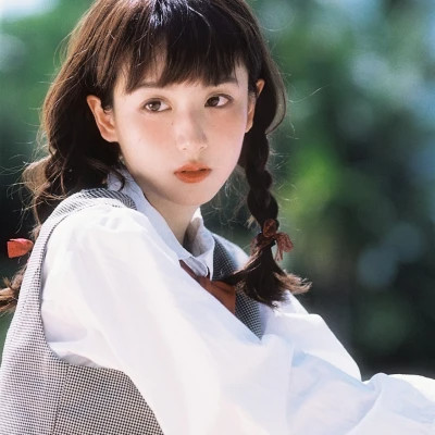 伴游女生秦洛笙的资料