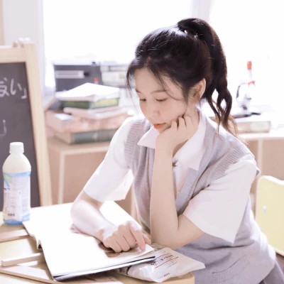 云南伴游女生李梦溪的资料