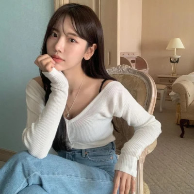 私人伴游女生苗疆蝶舞的资料