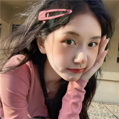 云南​伴游女生唐果儿的资料