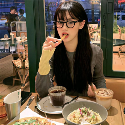 伴游女生凌紫烟的资料