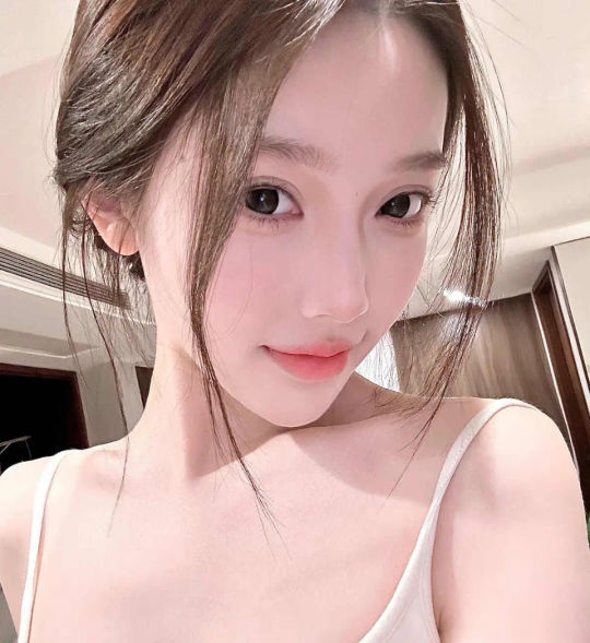 云南伴游女生沈星辰的资料