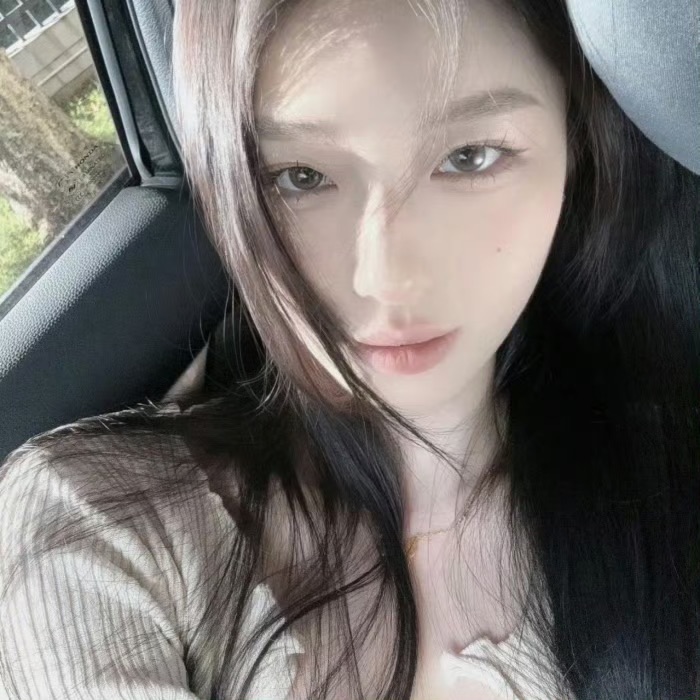 云南伴游女生左美美的资料