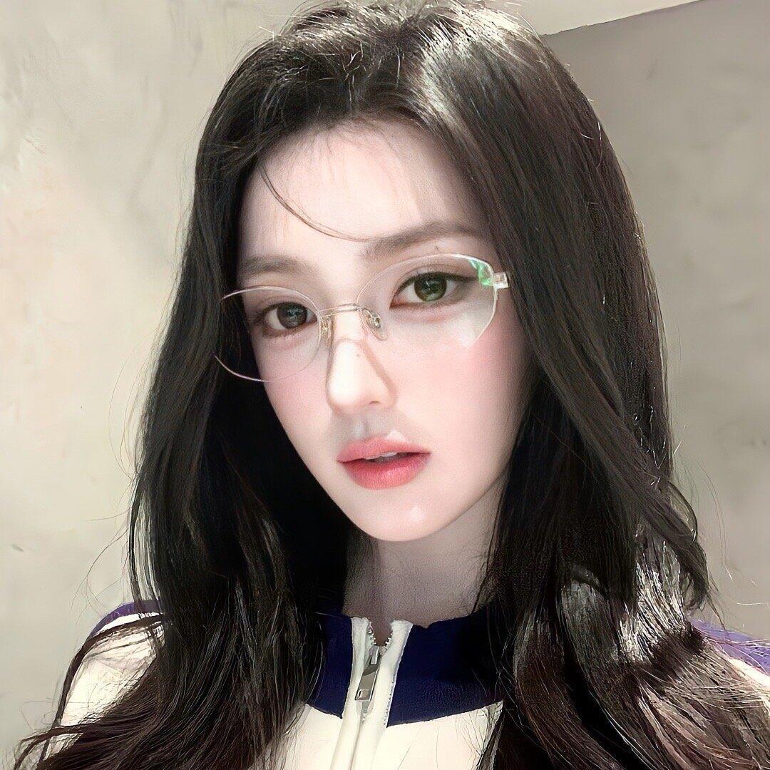 云南轻奢伴游女生林雅诗的资料