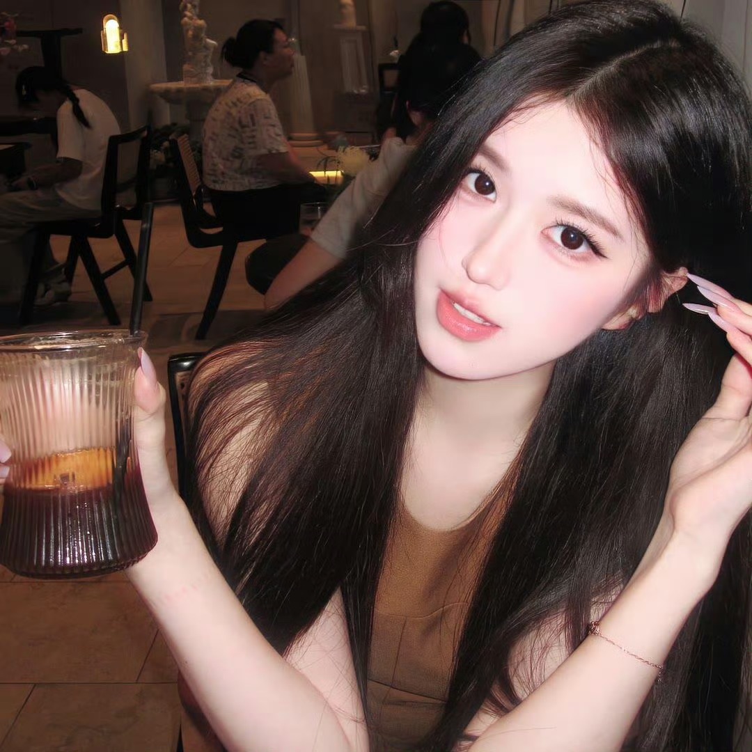 云南伴游女生许安妮的资料