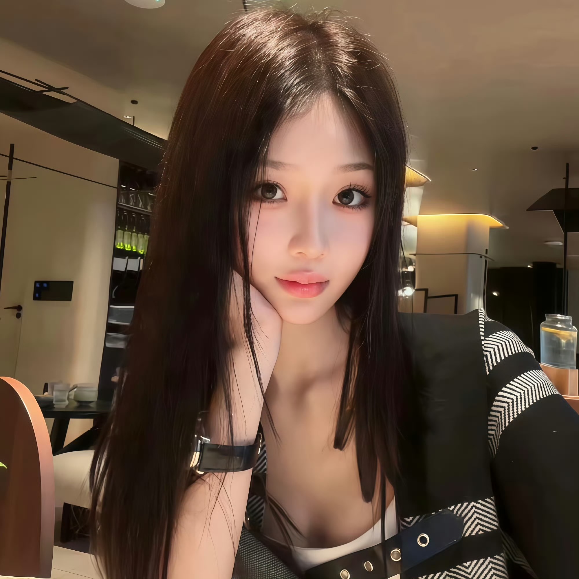 云南伴游女生周雨欣的资料