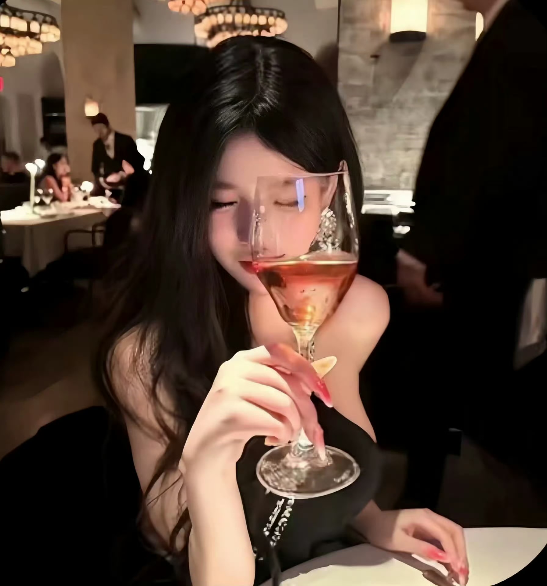 云南伴游女生 | 孟佳的资料