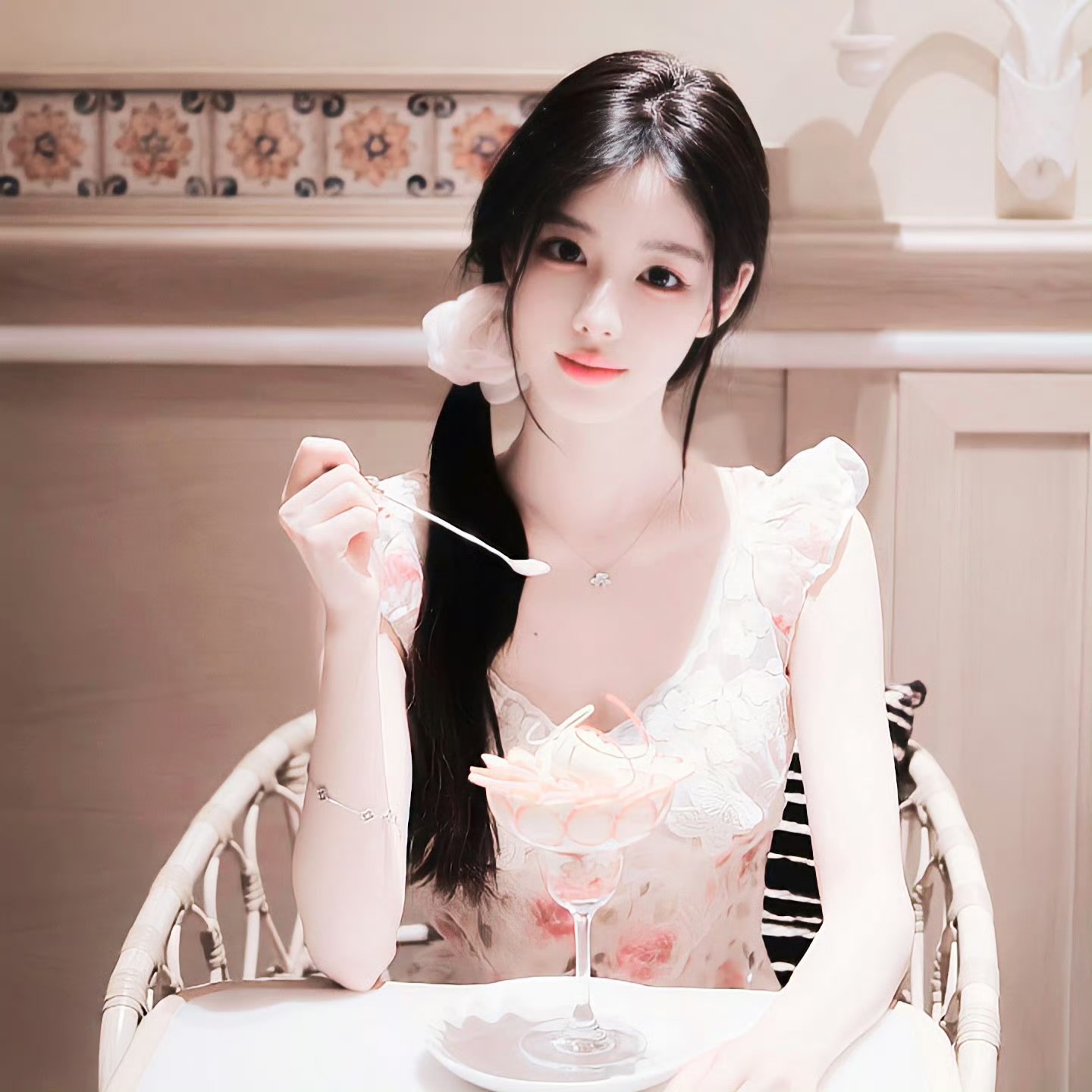 云南伴游女生王书雅的资料