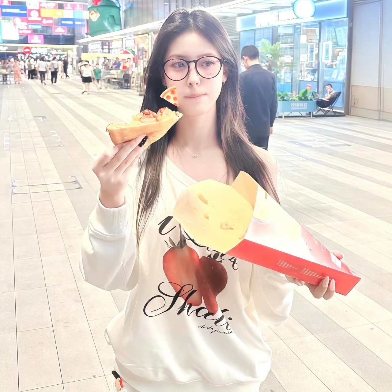 云南伴游女生 | Lily的资料