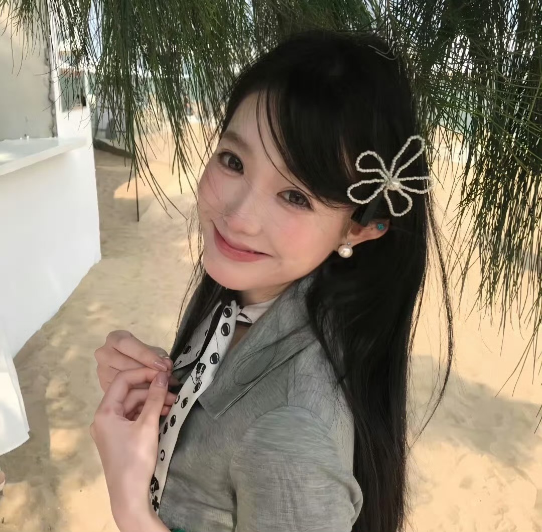 云南伴游女生 | Bright的资料