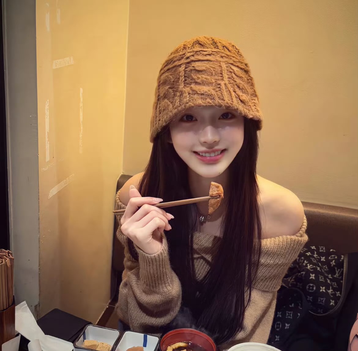 云南伴游女生卓婉奕的资料