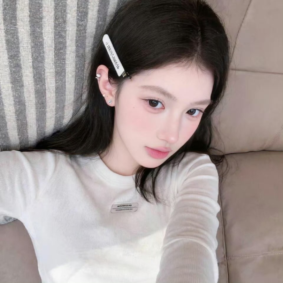 云南伴游女生刘芷文的资料