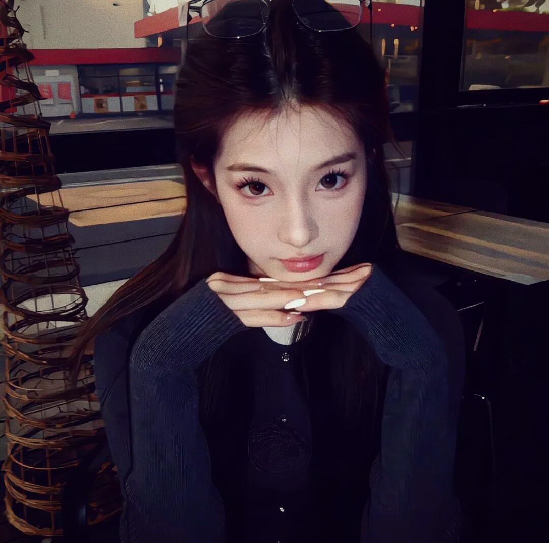 云南伴游女生栾碧菡的资料