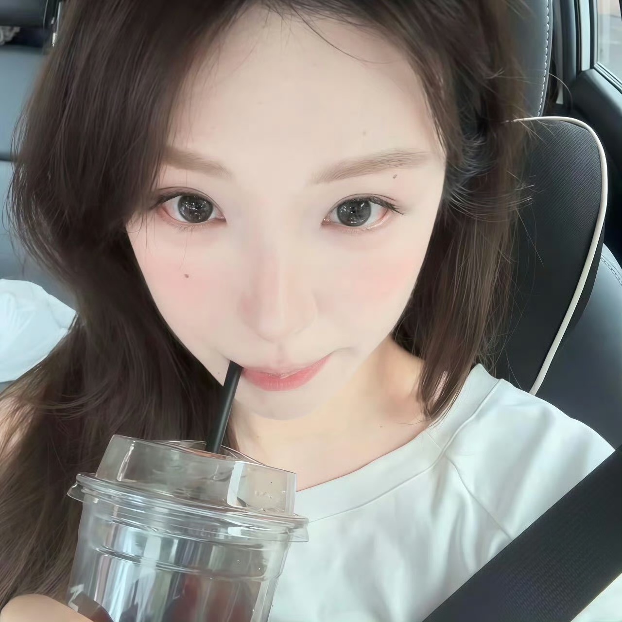 云南伴游女生虞丹彤的资料