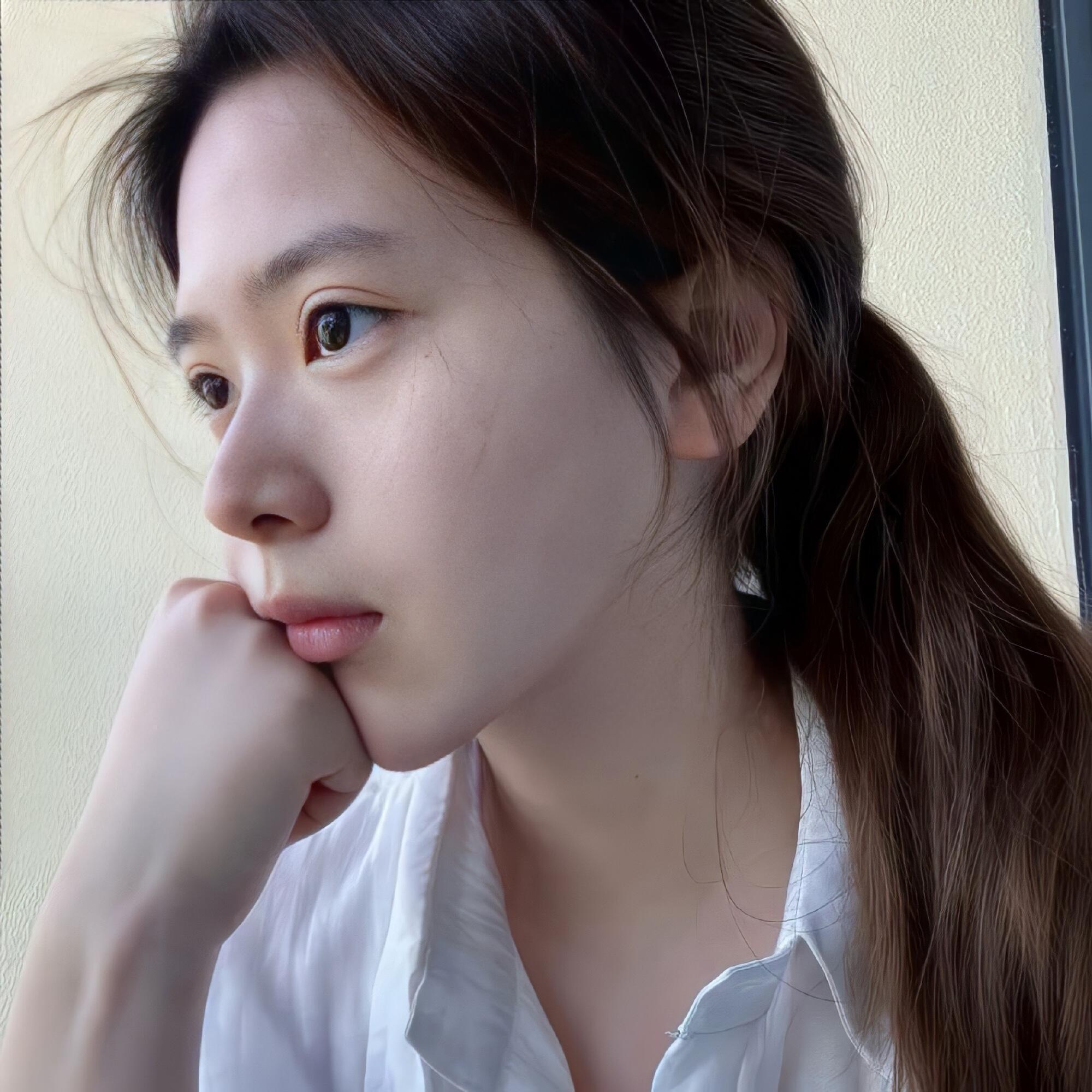 云南伴游女生焦菱凡的资料