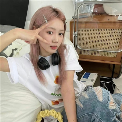 云南伴游女生彭雪瑶的资料