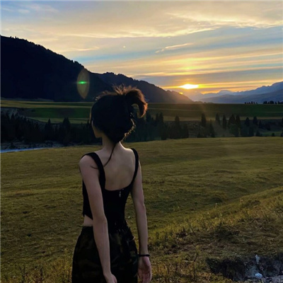 云南伴游女生沈向露的资料