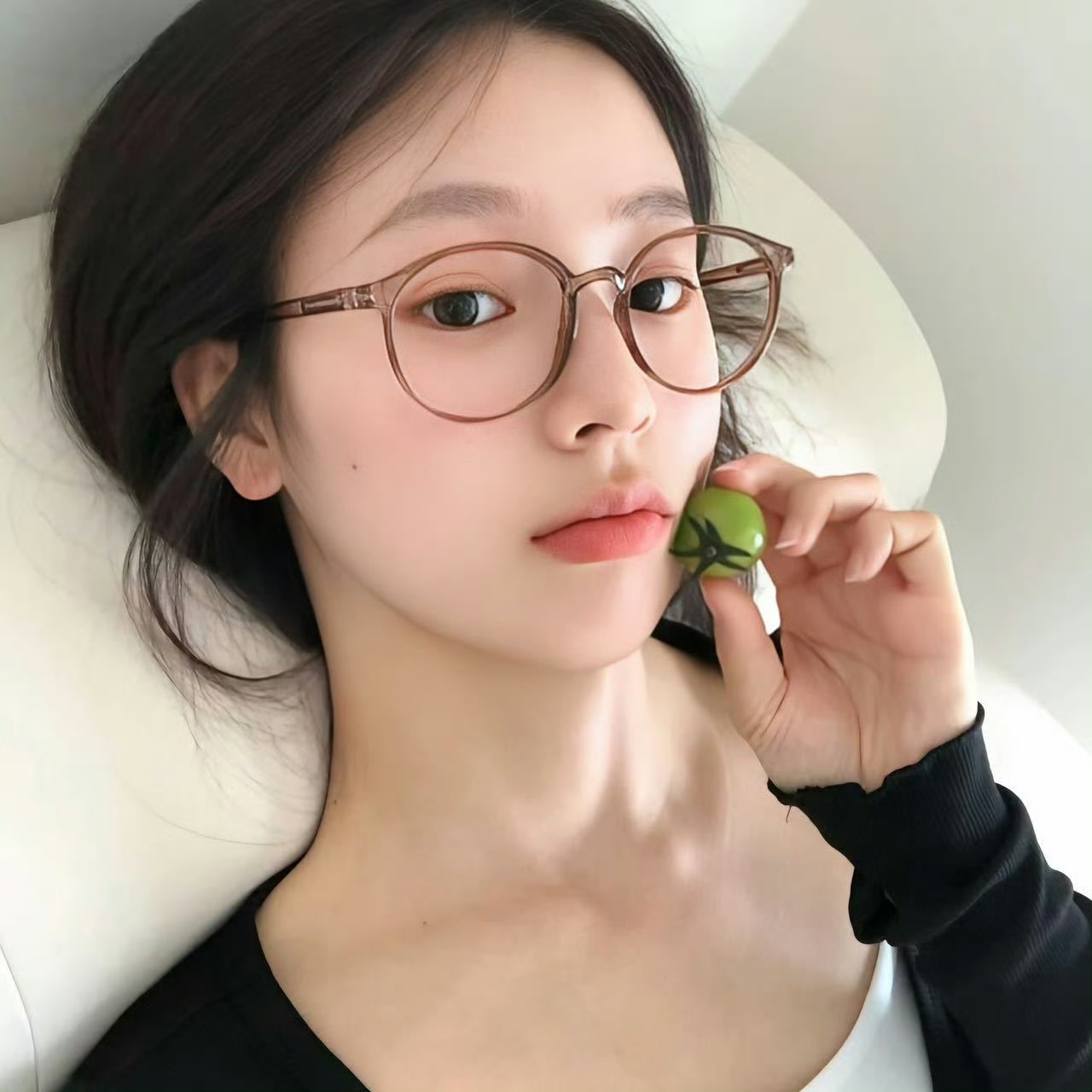 云南伴游女生何芷蓝的资料