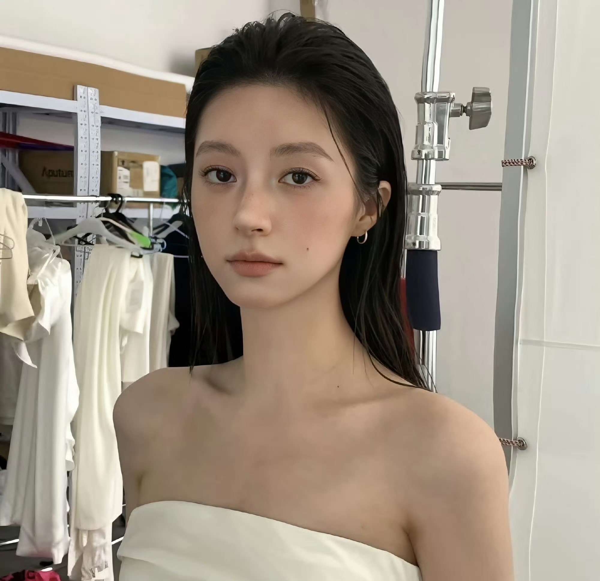 云南伴游女生娄岚岚的资料