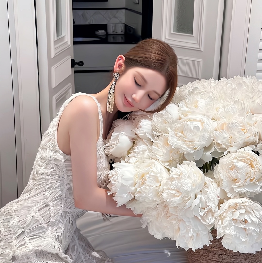 云南伴游女生冬卉的资料