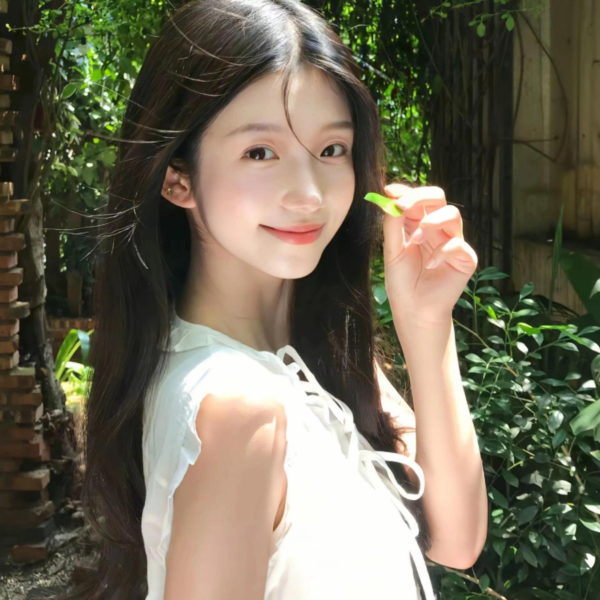 云南伴游女生小米的资料