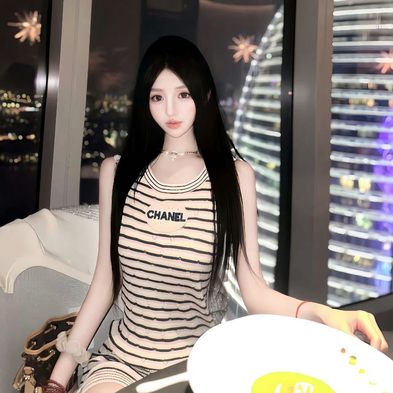 云南伴游女生程英的资料