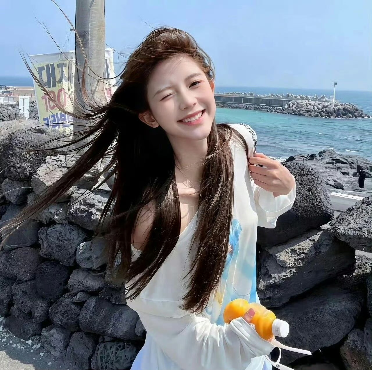 云南伴游女生熊美佳的资料