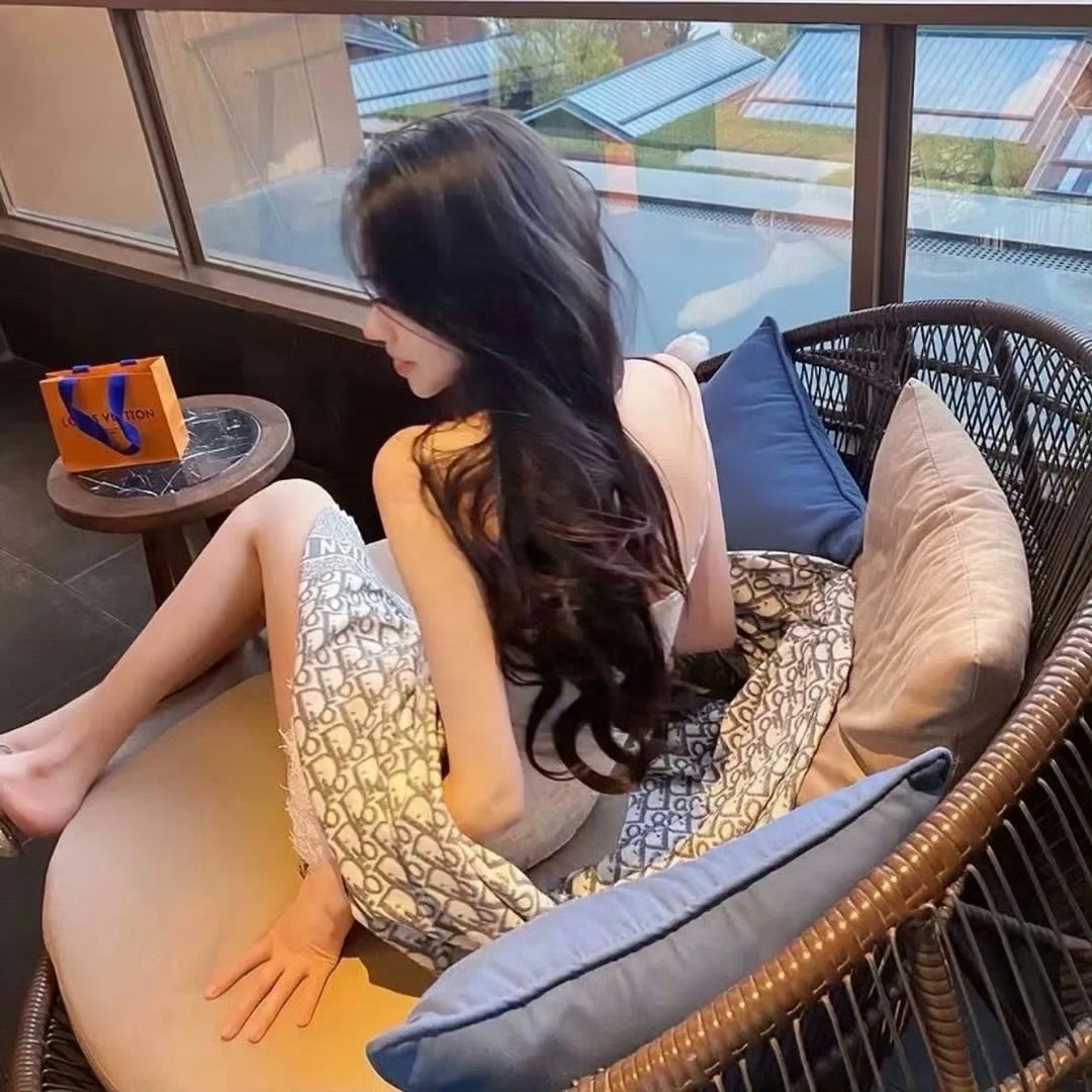 云南伴游女生白翎薇的资料