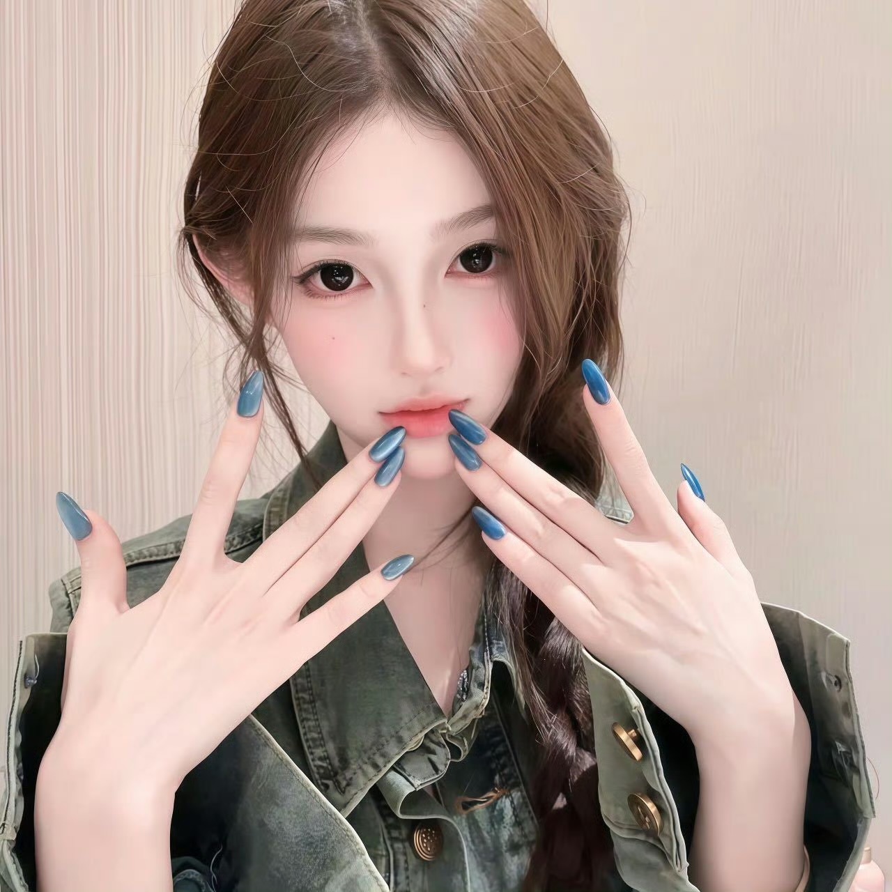 云南伴游女生秦施婉的资料