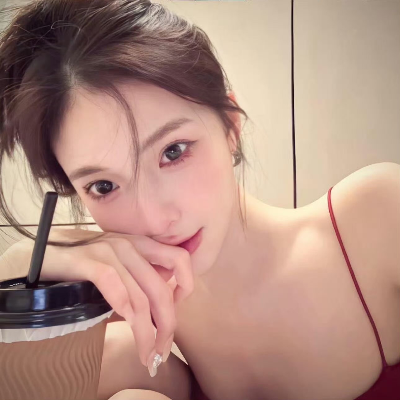 云南伴游女生周雅文的资料