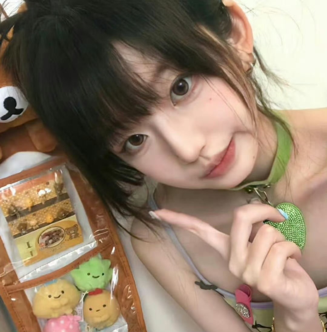 云南伴游女生郑朵朵的资料