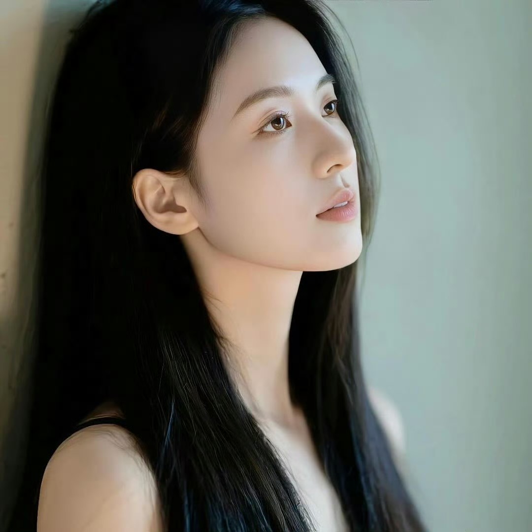 云南伴游女生Vivian Liu的资料