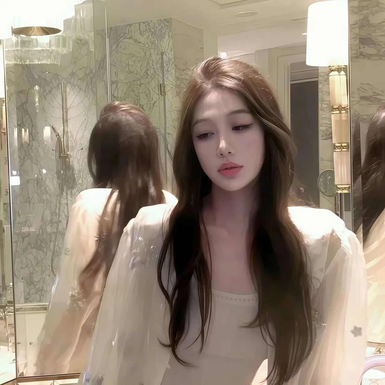 云南伴游女生候梦婷的资料