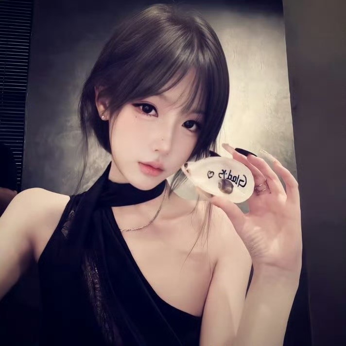 云南伴游女生陈雅奚的资料