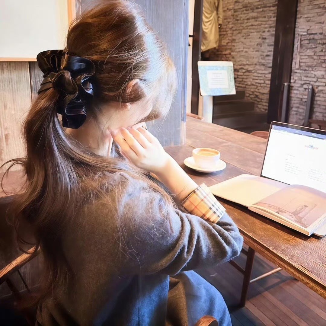 云南伴游女生陈曦的资料