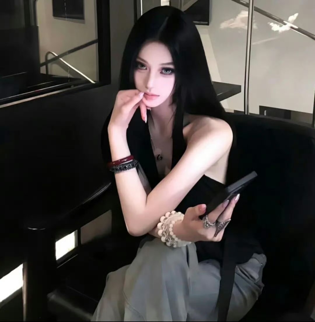 云南伴游女生温梨的资料