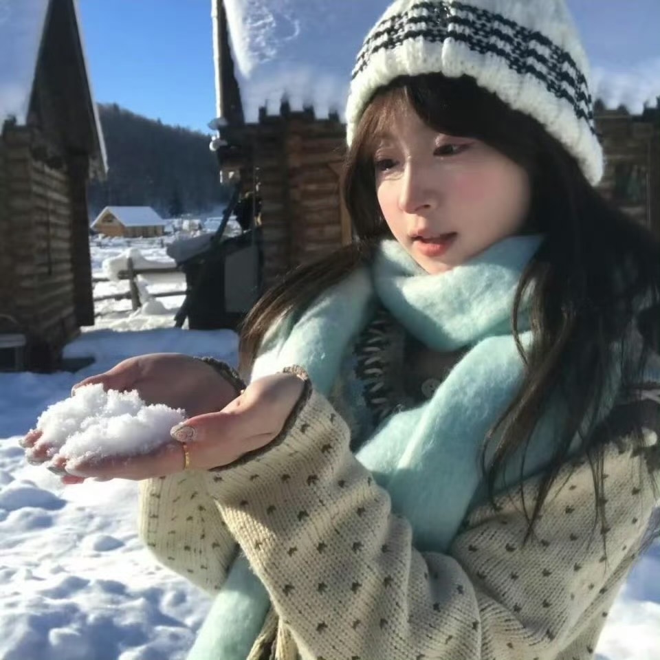 云南伴游女生唐沁的资料