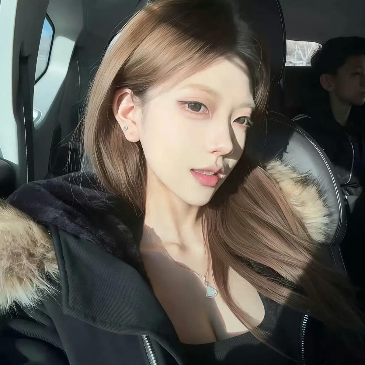 云南伴游女生于清的资料