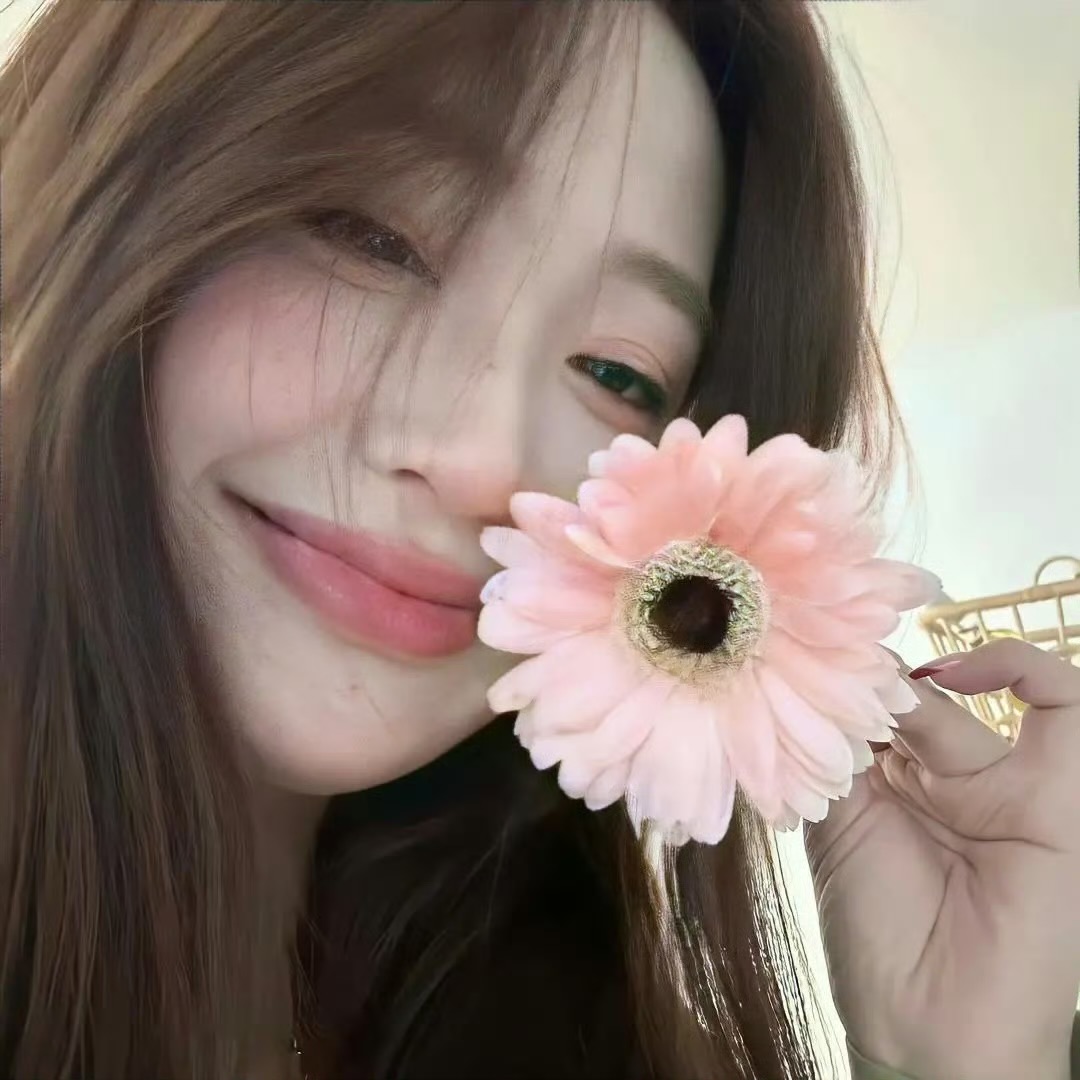 云南伴游女生方舒瑶的资料