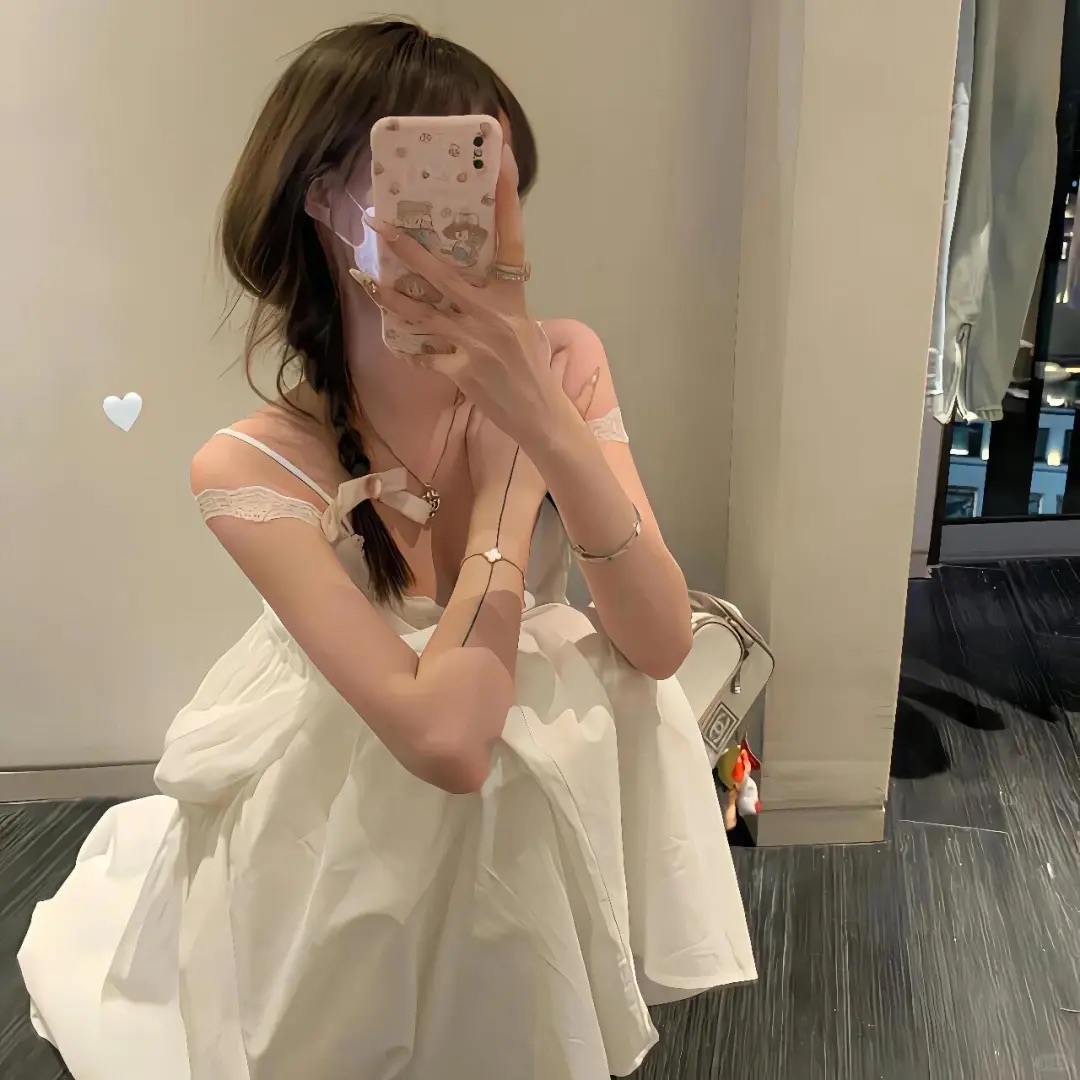 伴游女生杨棠的资料