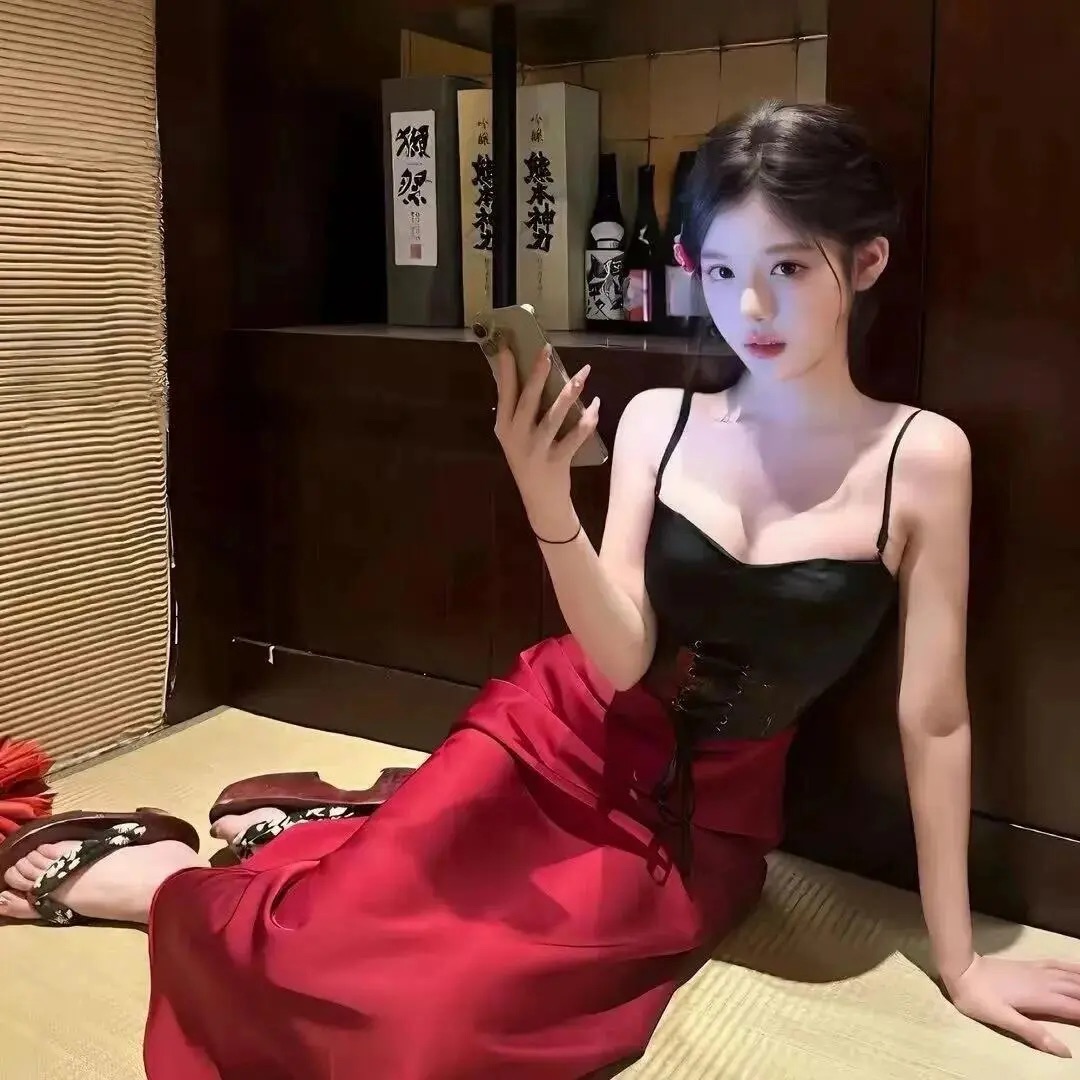 伴游女生许墨泠的资料