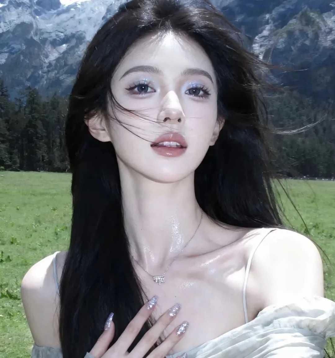 伴游女生瞿依凝的资料